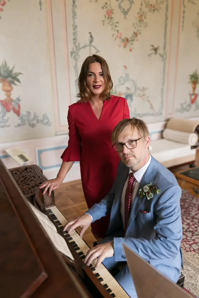 Hochzeit 16 Braupaar am Klavier