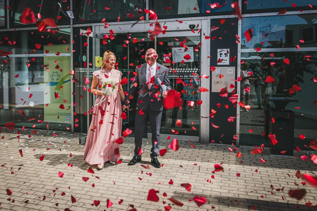 Hochzeit 2 Konfettiregen